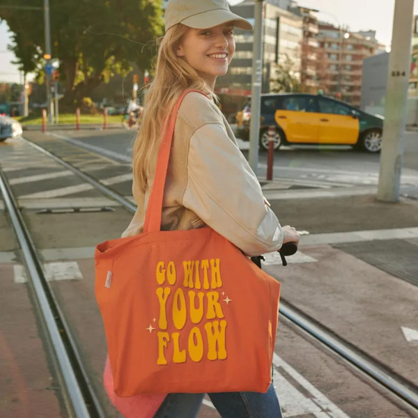 TOTE GO WITH YOUR FLOW