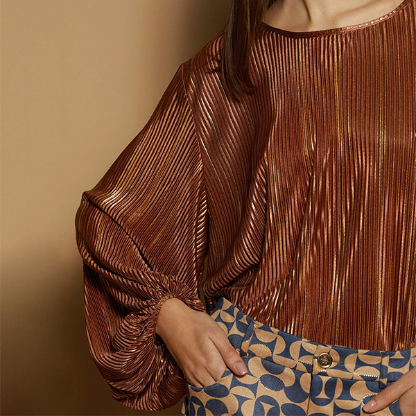 BLUSA-TEJIDO-PLISADO