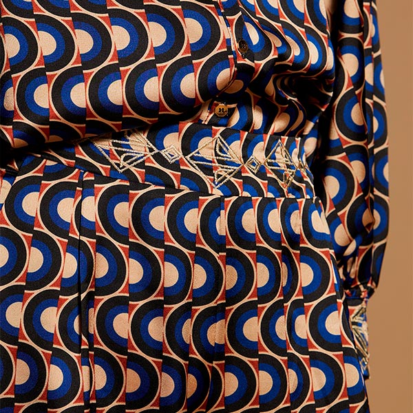 PANTALON-SATINADO-BORDADO