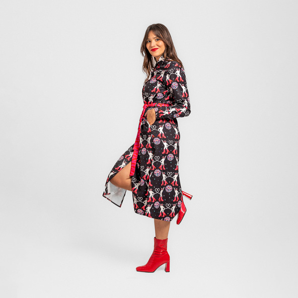 04 VESTIDO CAMISERO LARGO GATA CON BOTAS