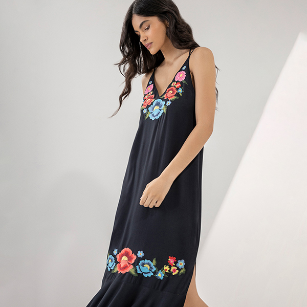 Vestido Largo Bordado
