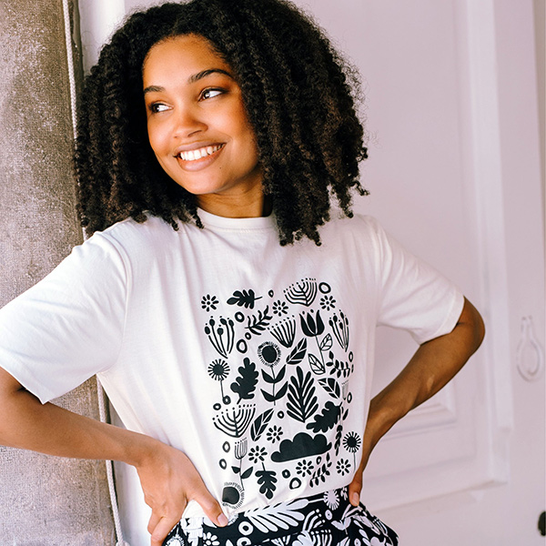 CAMISETA-KINSLEY-FOLK-FLORAL