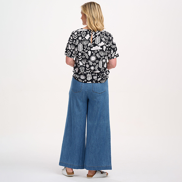 TOP-CHRISTINA-FOLK-FLORAL