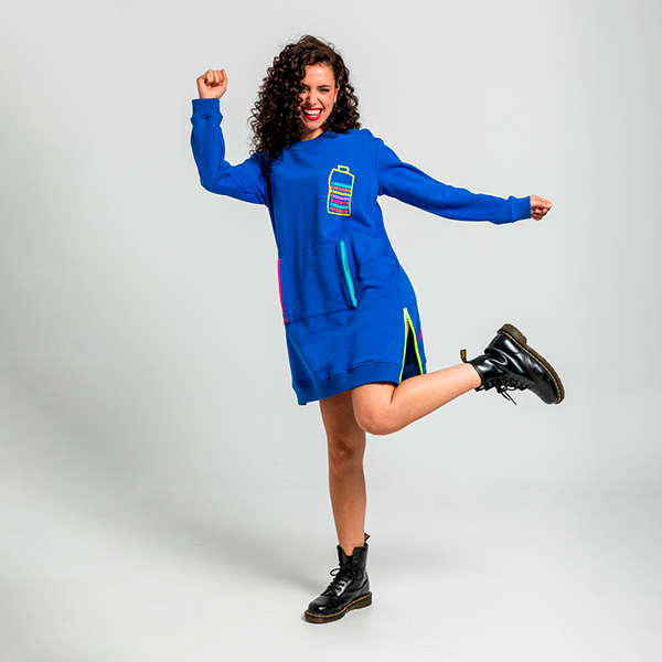 Vestido-Sudadera-Garabatos-Robots