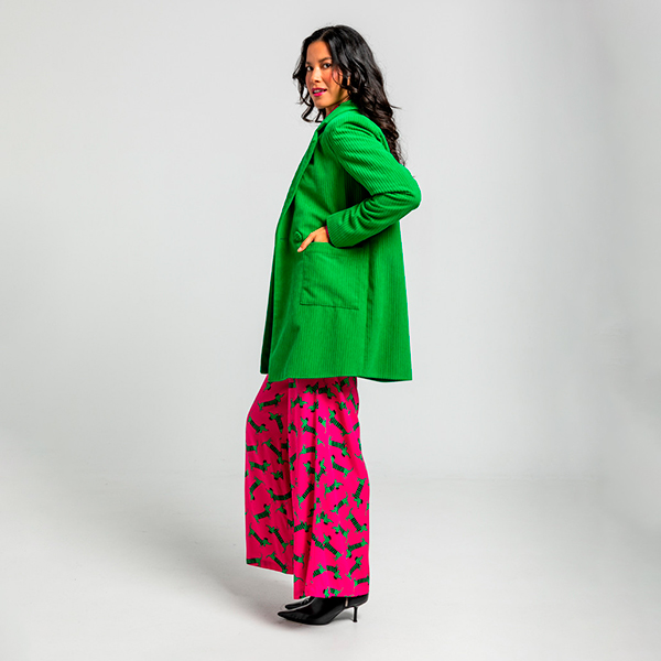 Blazer-Over-Perro-Verde