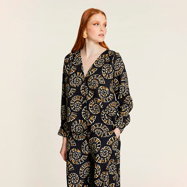 Camisa-Caracolas-Cuello-Pico