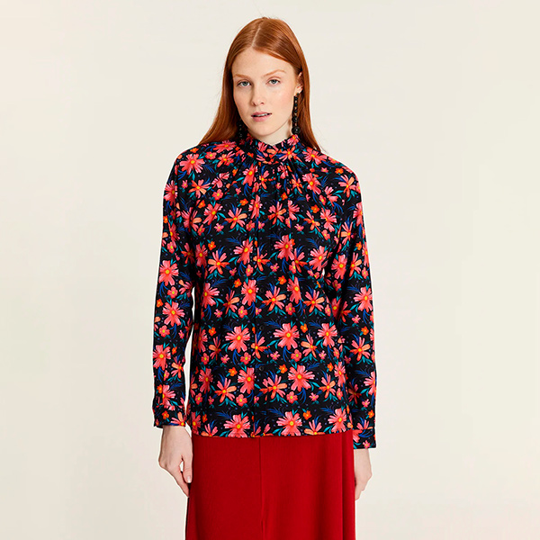 Camisa-Floral-Cuello-Alto