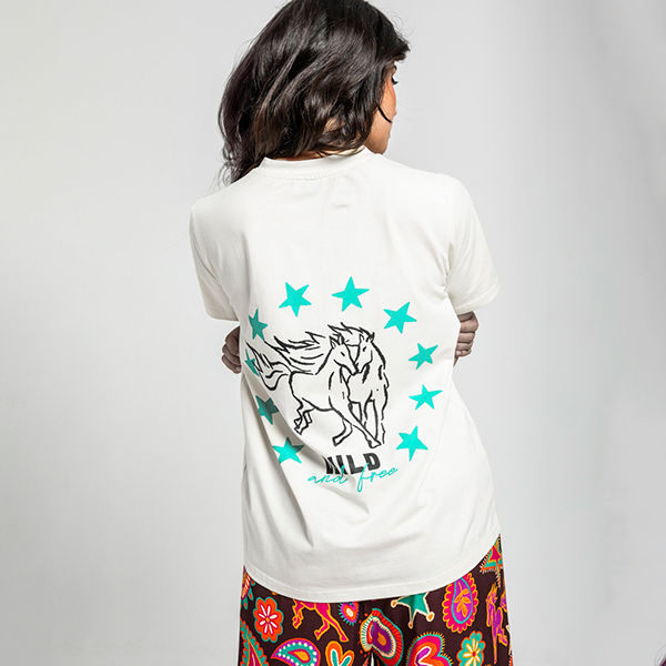 Camiseta-Unisex-Wild-and-Free