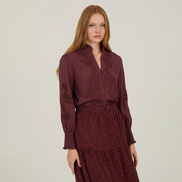 Blusa-Bordado-Tono-Claret-