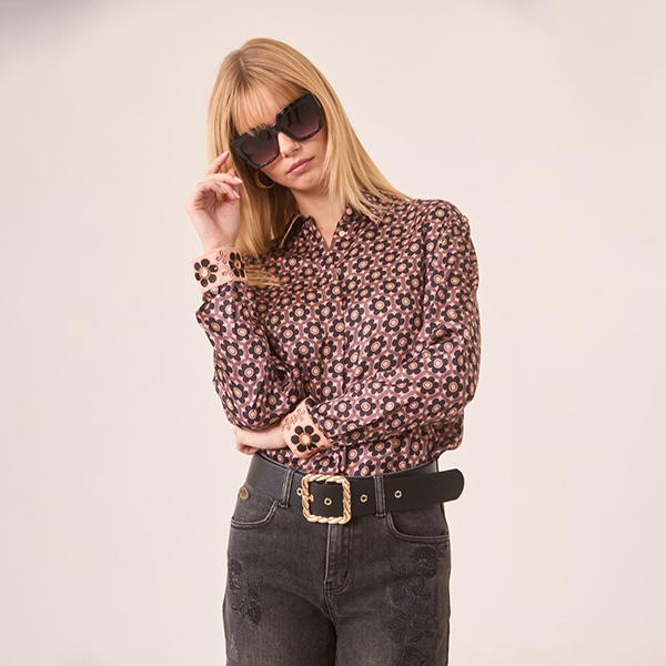 Camisa-Flor-y-Puños-Bordados