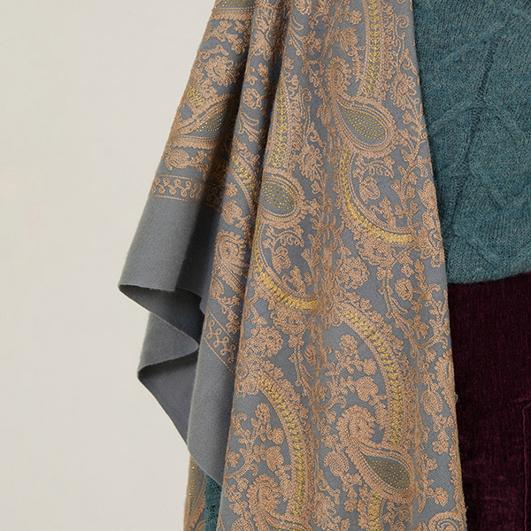 Pañuelo-Bordado-Pasley-Alabastre