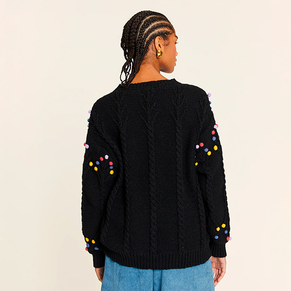 Jersey-Pompom-con-Trenzados-Negro