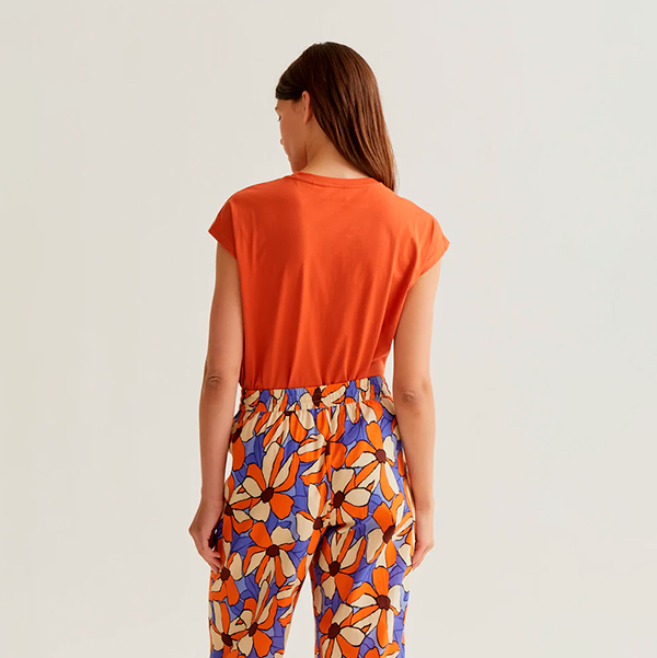 Camiseta-basica-Marron