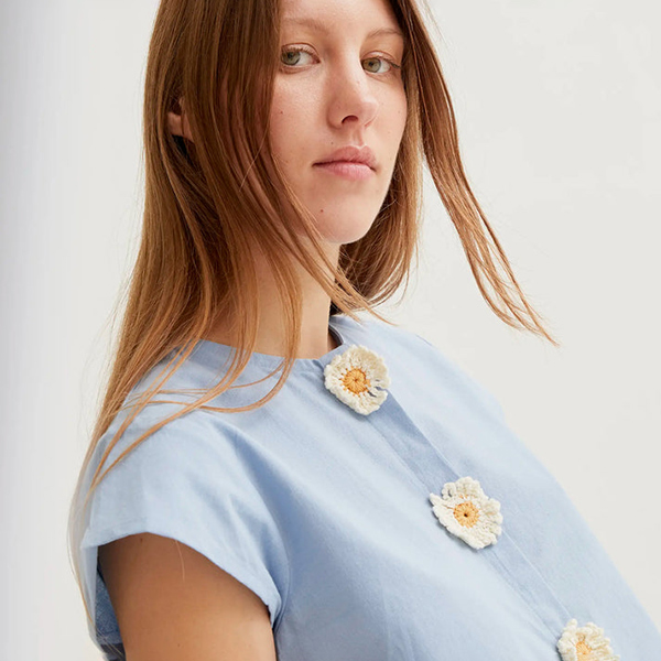 Camiseta-detalles-margaritas