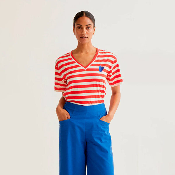 Camiseta-rayas-rojas-bordado-corazón