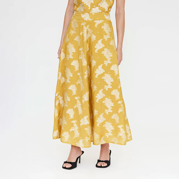Falda-larga-estampado-amarillo