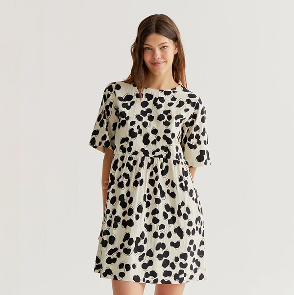 Vestido-corto-estampado-Dalmatian