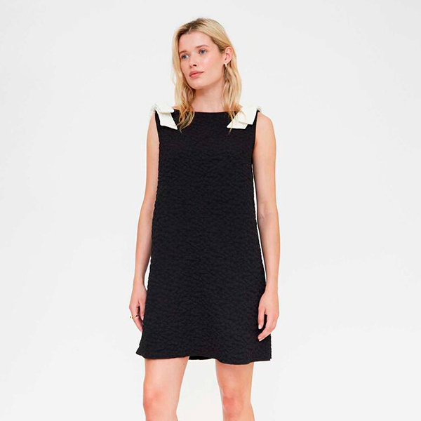 Vestido-corto-negro-textura-floral