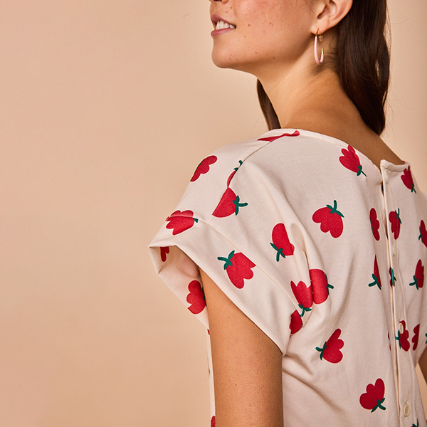 Camiseta-Luaña-Flor-Rojo