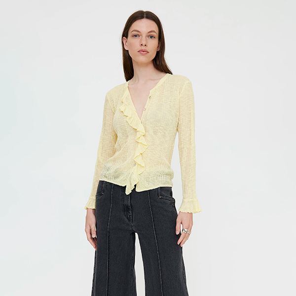 Cardigan-punto-amarillo-volante