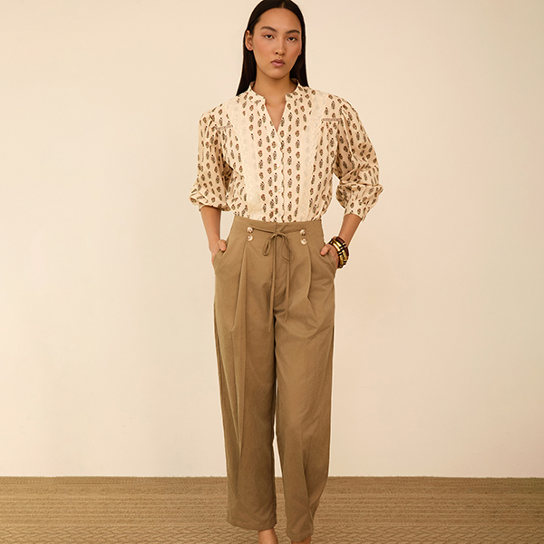 Pantalón tobillero pinzas Iguana