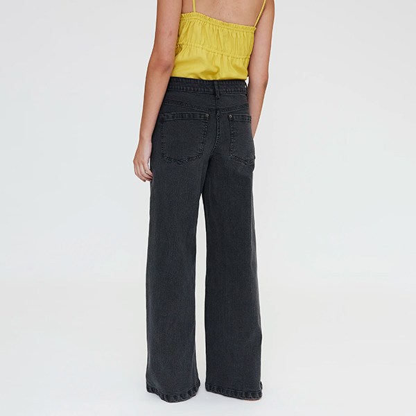 Pantalón-vaquero-negro