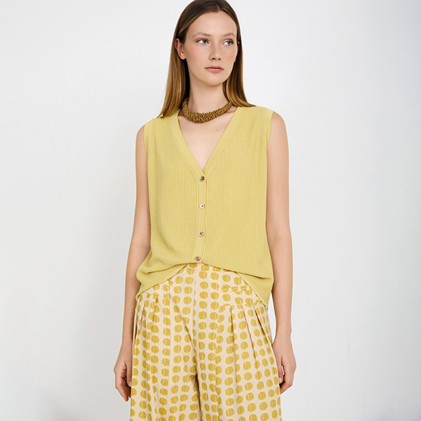 Textured knit vest Brass