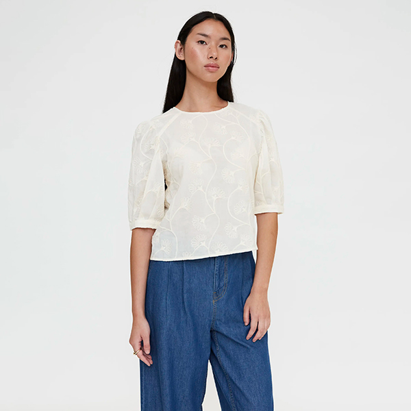 Top-blanco-roto-bordado-floral