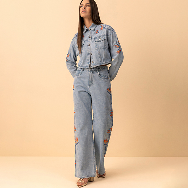 Vaqueros Flores Bordadas