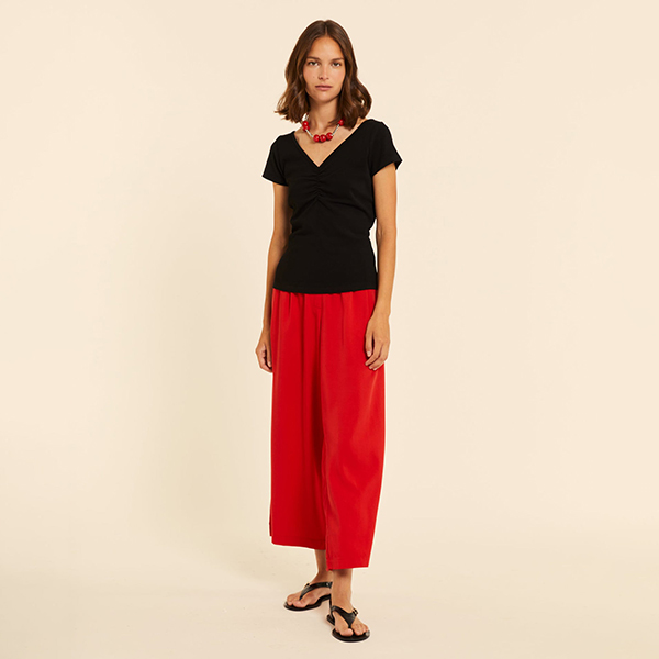 Top-Cuello-Pico-Negro