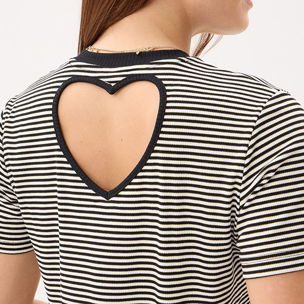 Camiseta Corazón Rayada