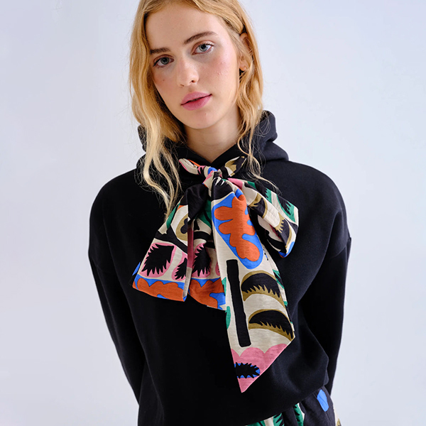 Sudadera Negra Lazada Neo Garden